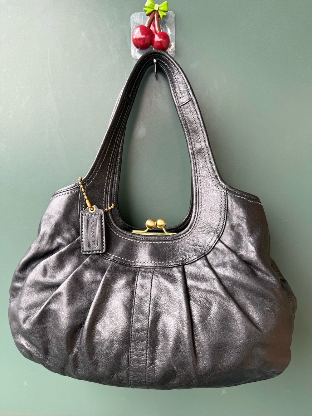 Coach ergo kiss lock pleated bag with original dust bag